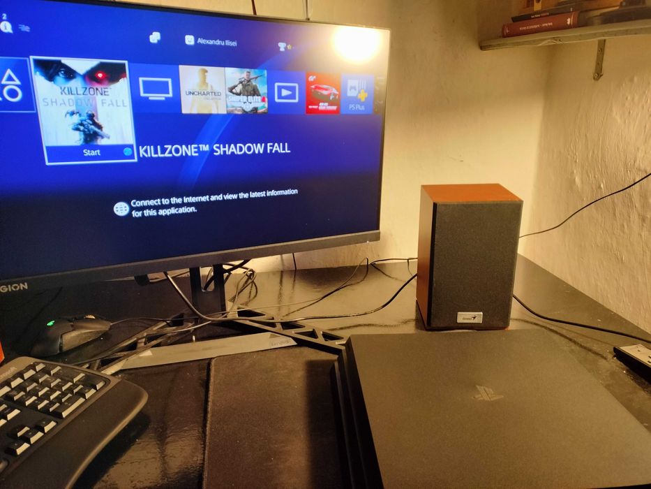 Consola Playstation 4 Pro ca noua ,la cutie