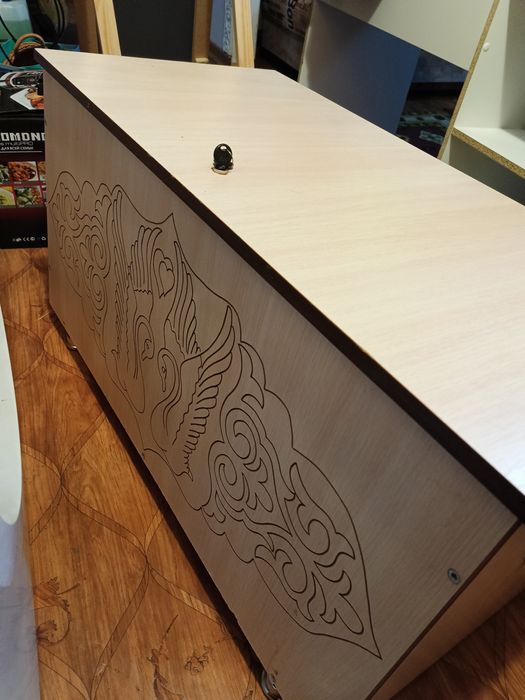 Сундук продаю белый