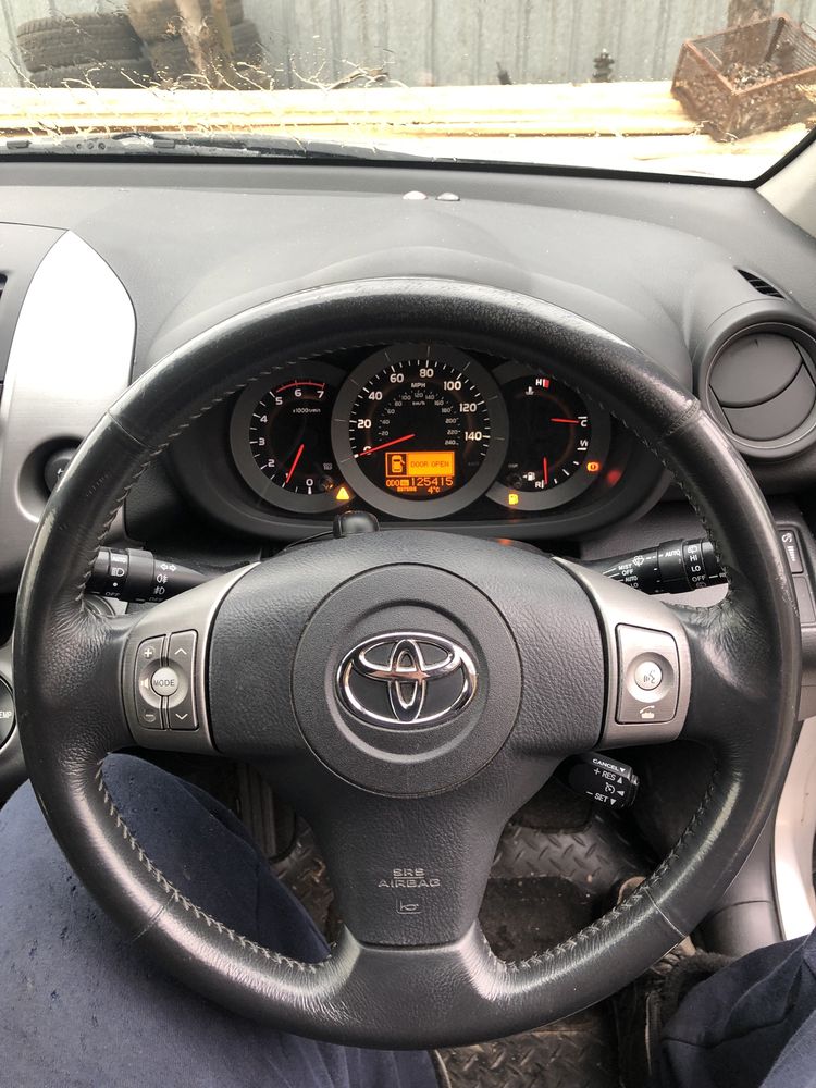 НА ЧАСТИ Toyota  Rav4 2.2 D-Cat 177к.с Ел Кожа Навигация