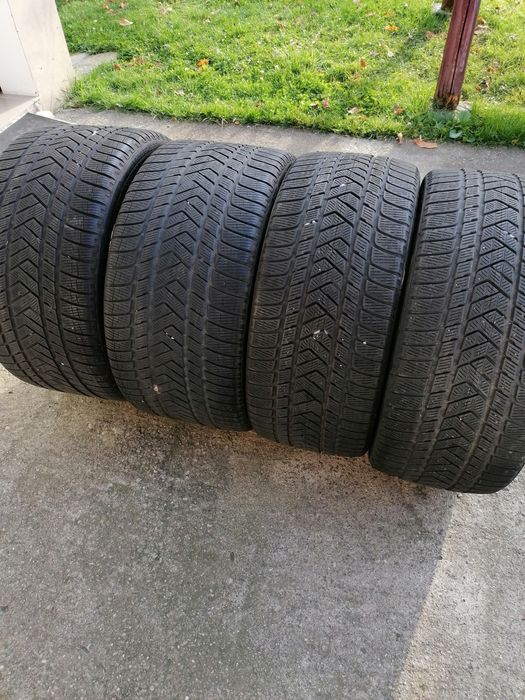 Vând 4 anvelope iarnă pirelli 275.35.22 și 315.30.22
