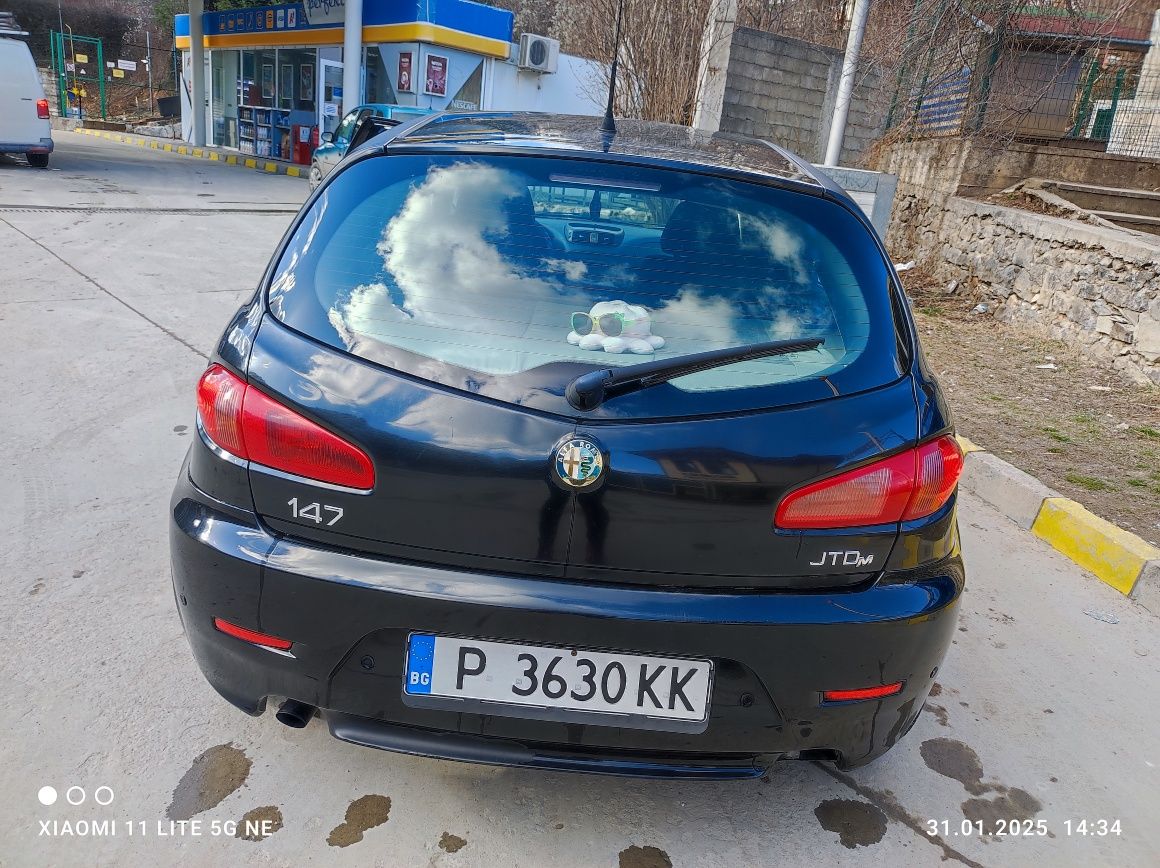 Продавам Alfa Romeo 147