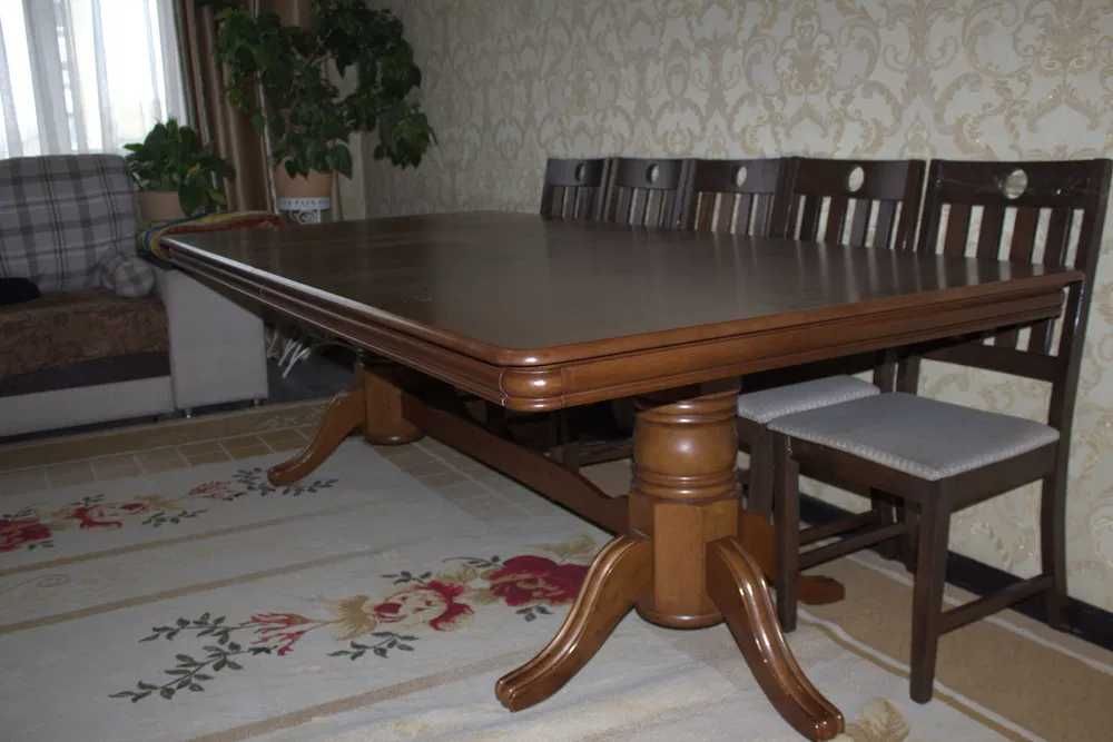 стол для гостиной