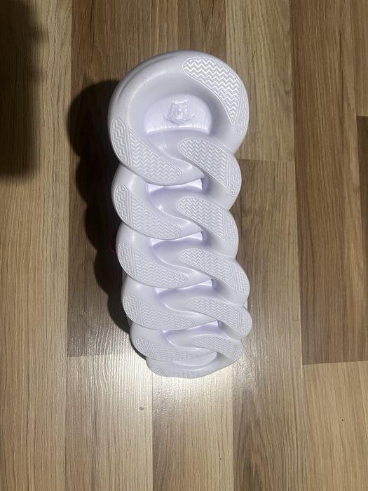 Versace chain reaction