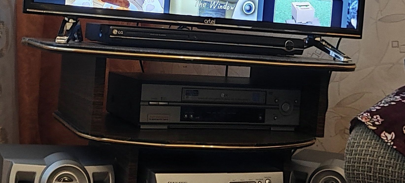 DVD проигрыватель (черный)