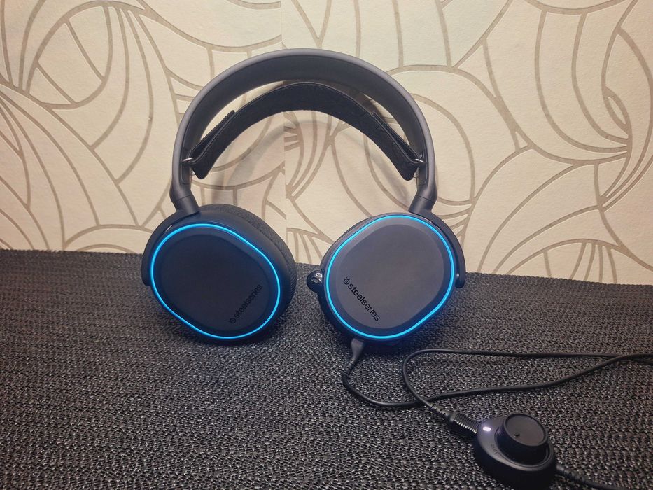 Слушалки Steelseries Arctis 5