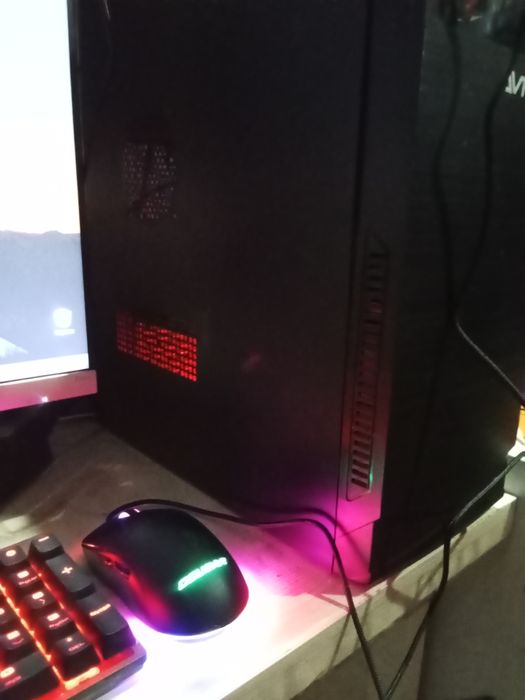 Moshni pc sotiladi narhi 250$ keysi rgb