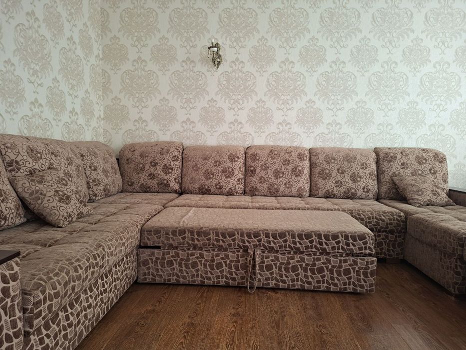 Продается Диван 4 метра на 3 метра, раскладной