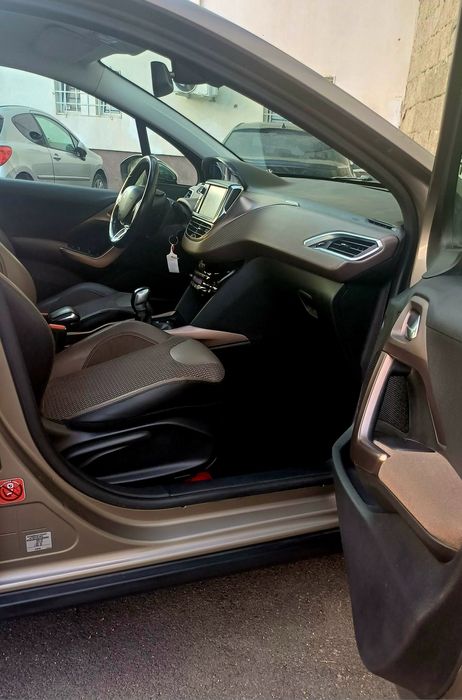 Peugeot 2008 2014 benzină