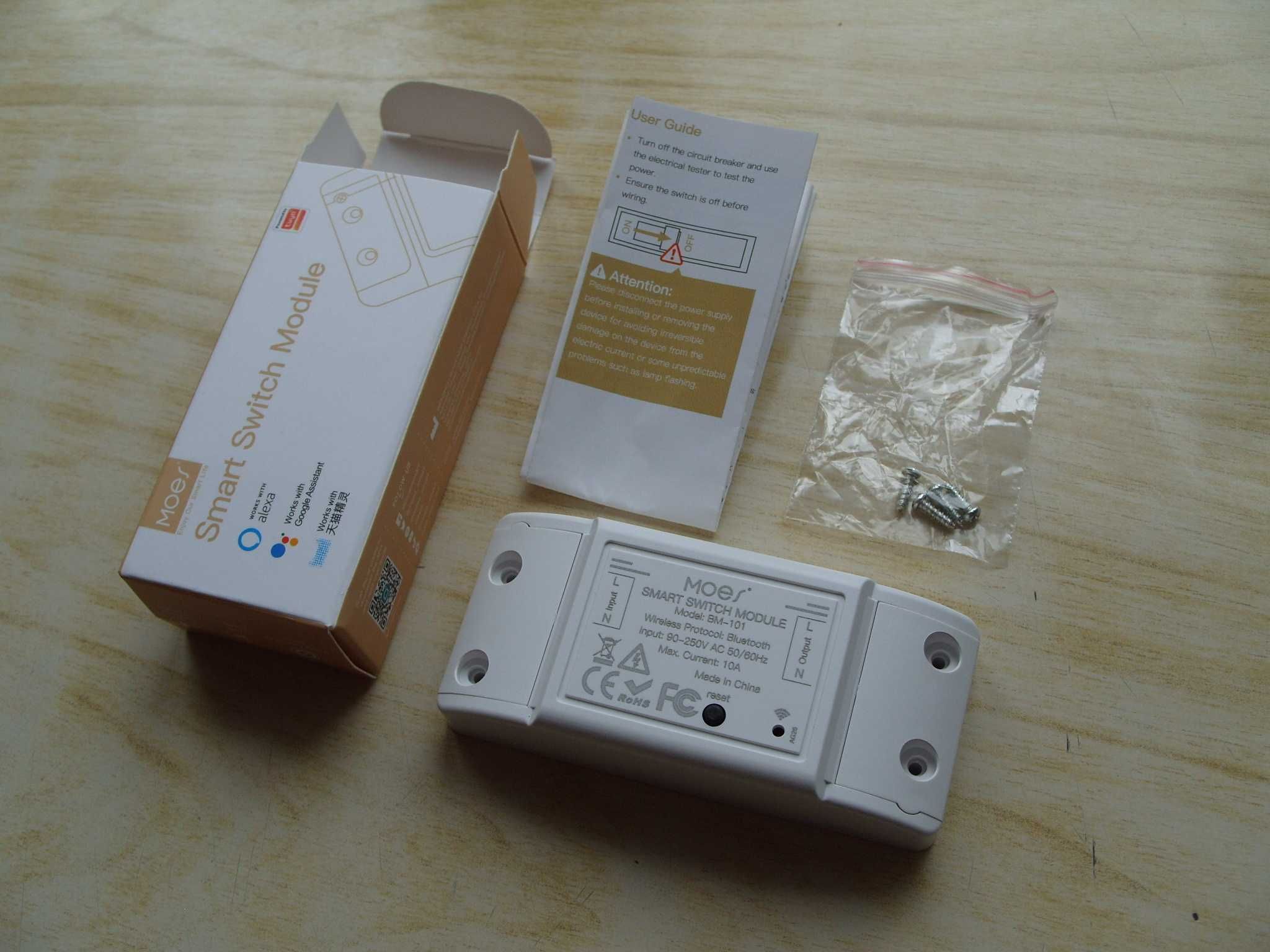Миниатюрен Bluetooth прекъсвач MOES. 220V/10A.  Българско упътване