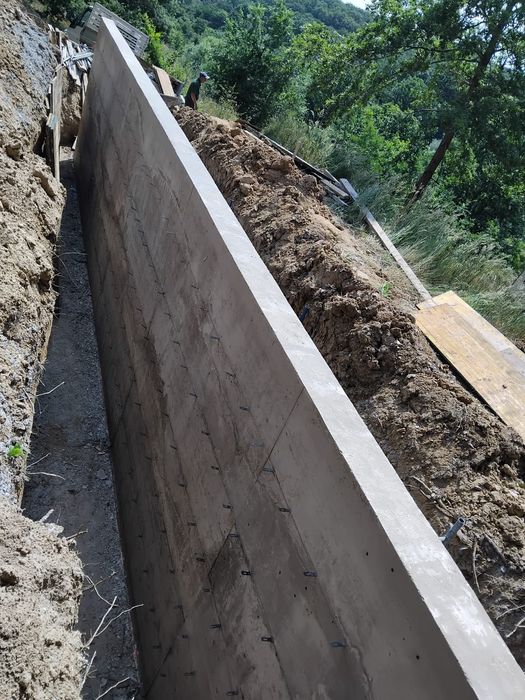 Извършвам строителни услуги