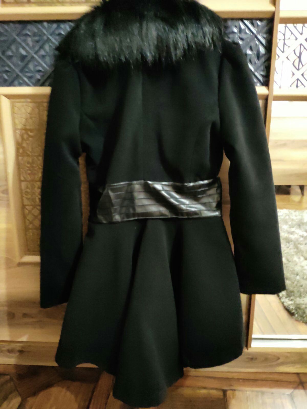 Елегантно дамско палто