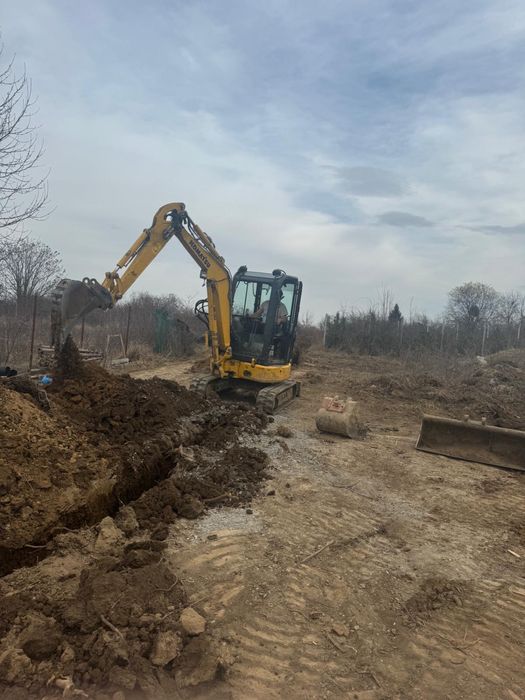 Inchiriez miniexcavator iasi