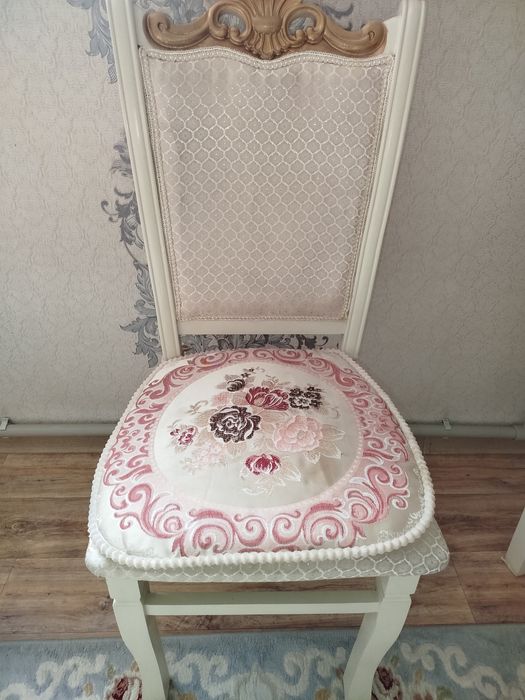 Стулья.5 мың 20шт бар