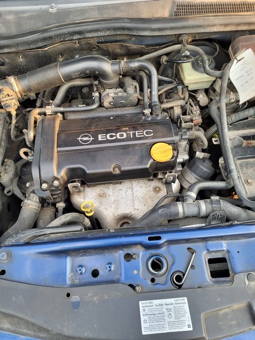 Dezmembrez Opel Astra H 2005