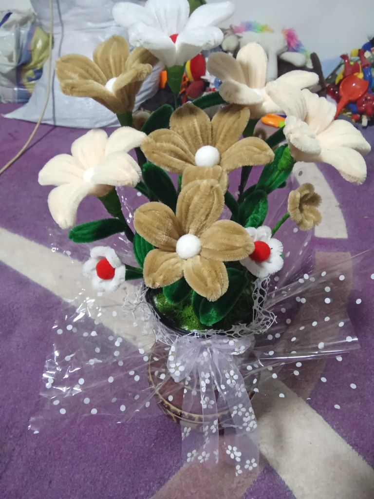 Artă înflorită manual – Aranjament floral unicat