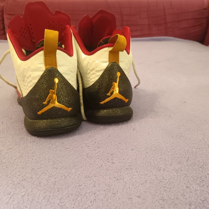 Încălțăminte Basket Jordan Melo m11