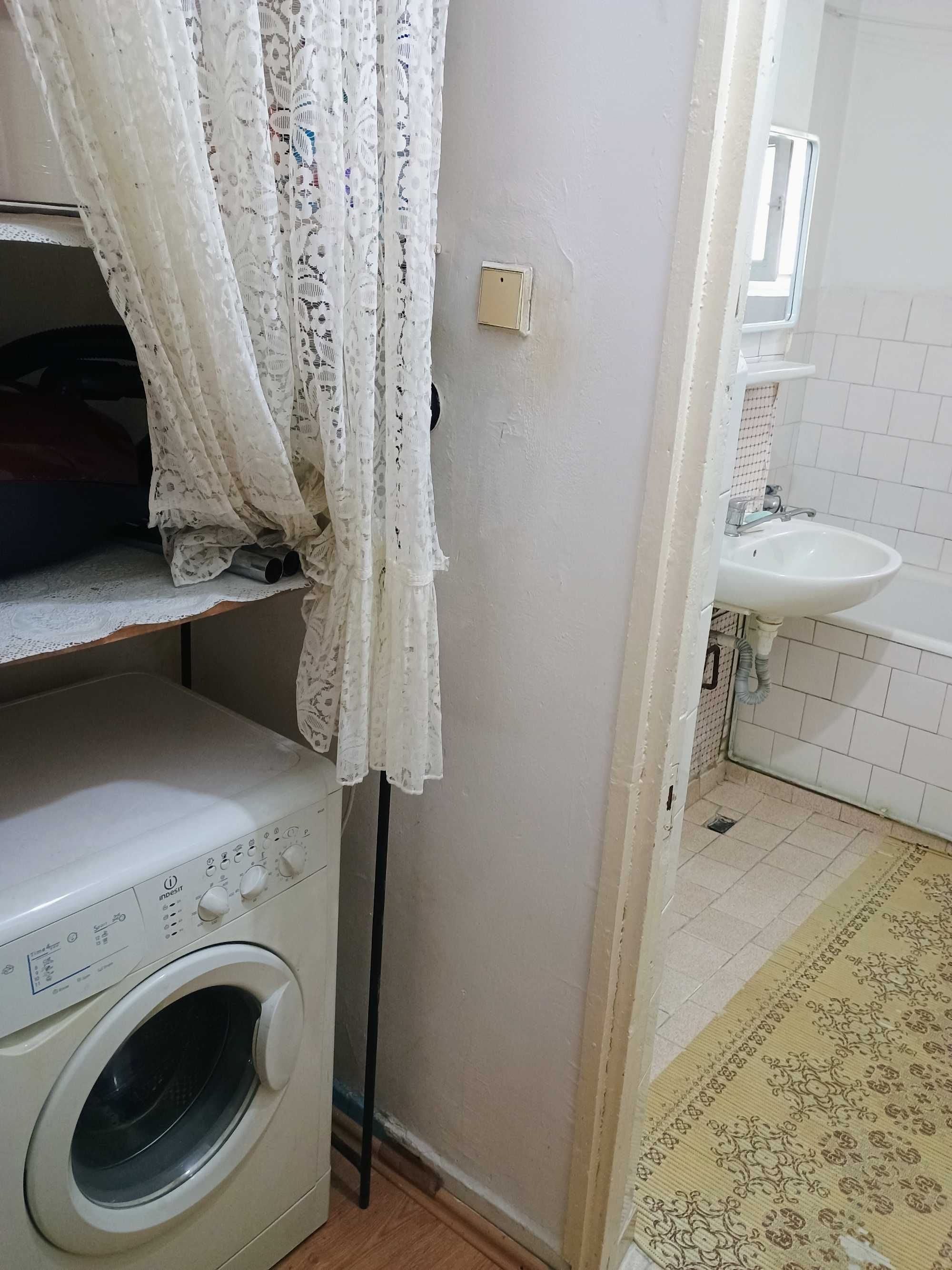 Închiriere Apartament 54 mp  decomandat etaj 2 zona Diana