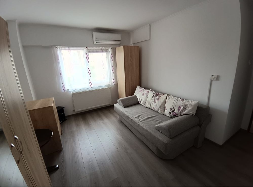 Garsonieră de închiriat, zona Cetate