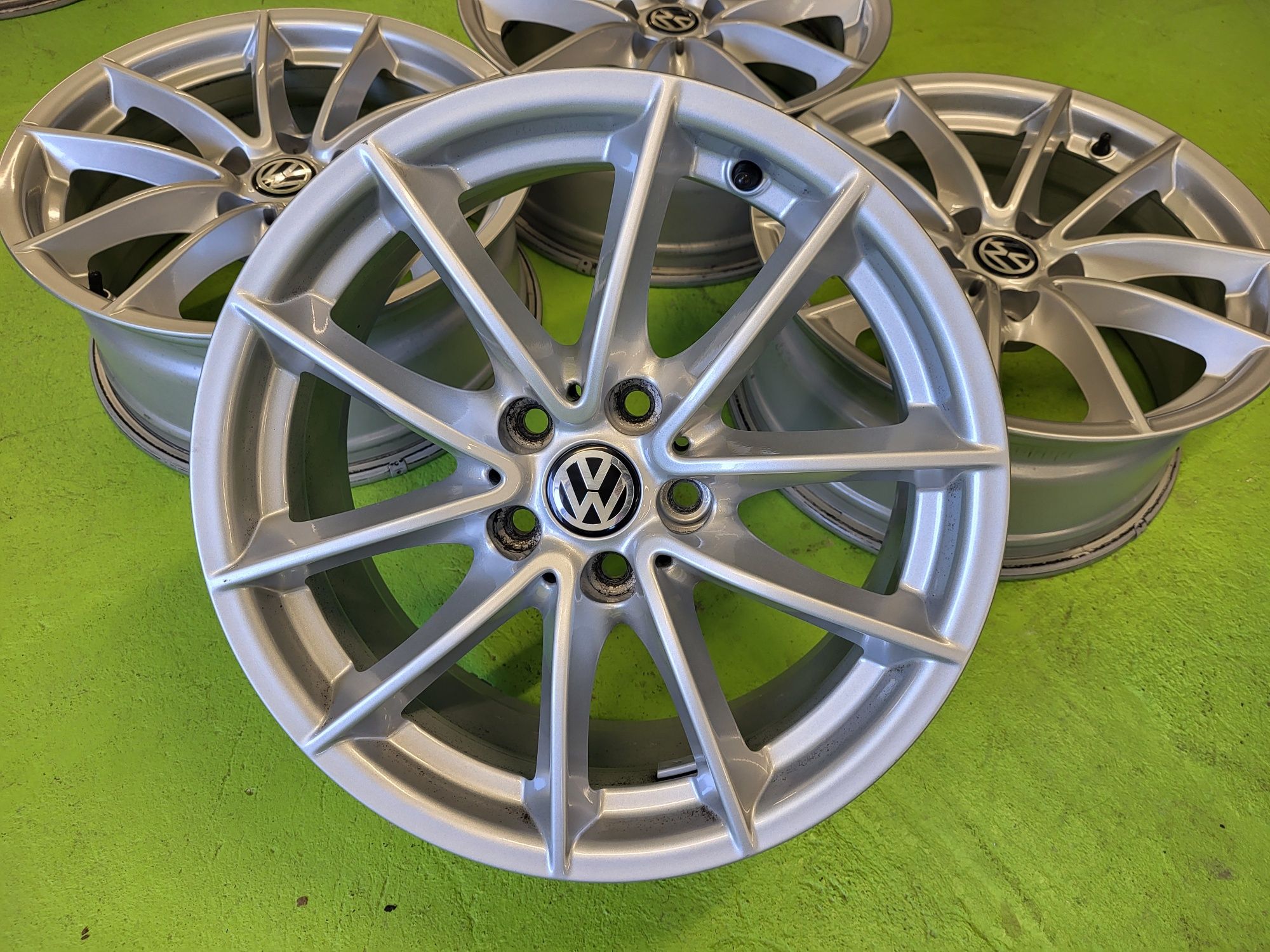 17 5x112 Vw Passat Touran Caddy Audi A4 A5 A6 5х112