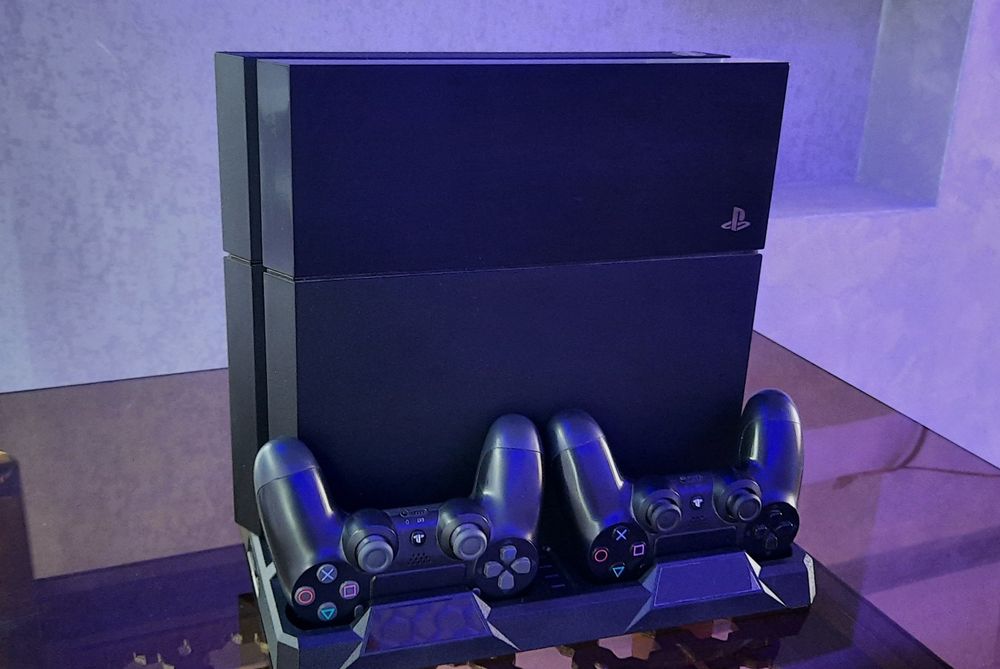 PlayStation 4 Orginal 9.00 versia GoldHen (Джойстик 2та) +10та уйин бо