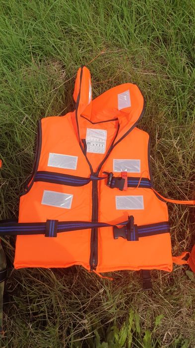 НОВИ!Спасителни жилетки за лодки