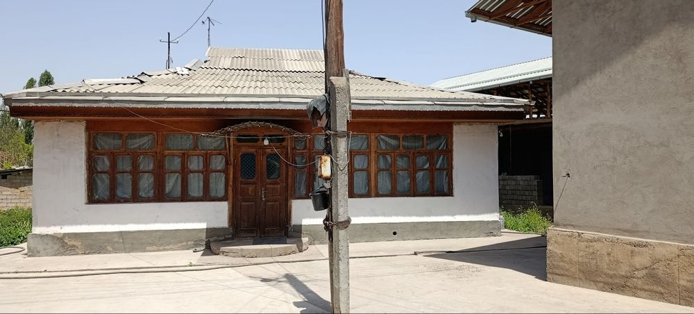 Zudlik bilan uy sotiladi