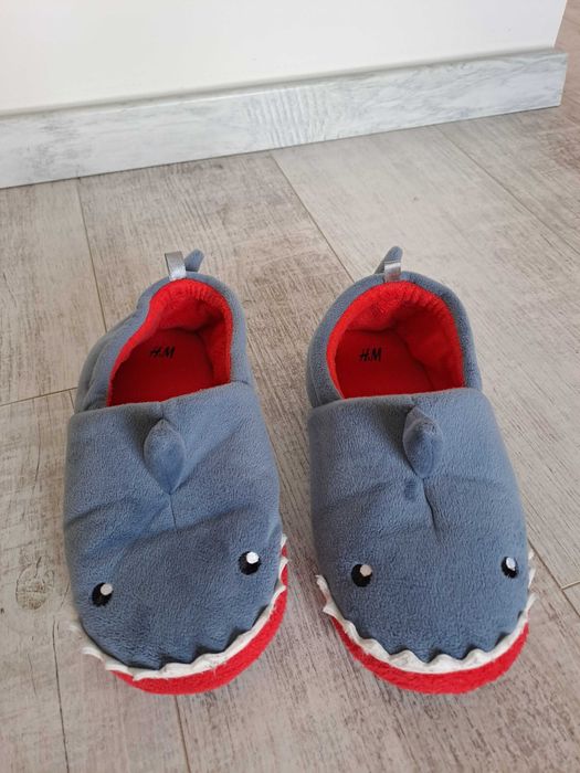 Papuci de casa moi cu aplicatii 34 / 35 H&M