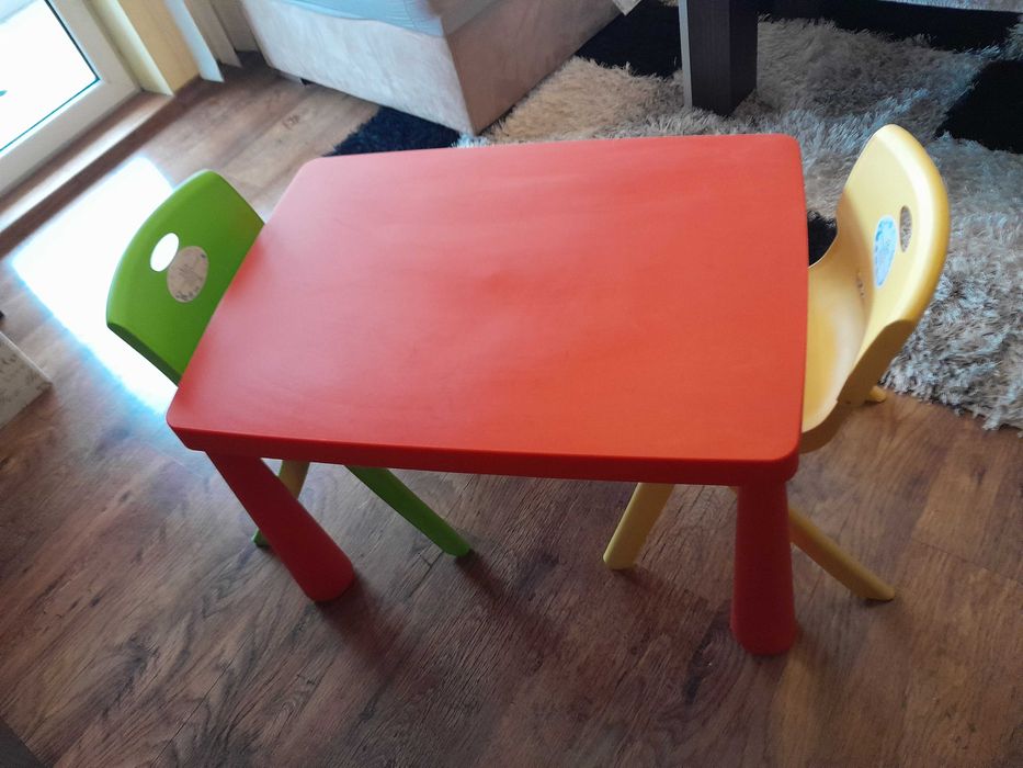 Детска маса Икеа, 2 столчета