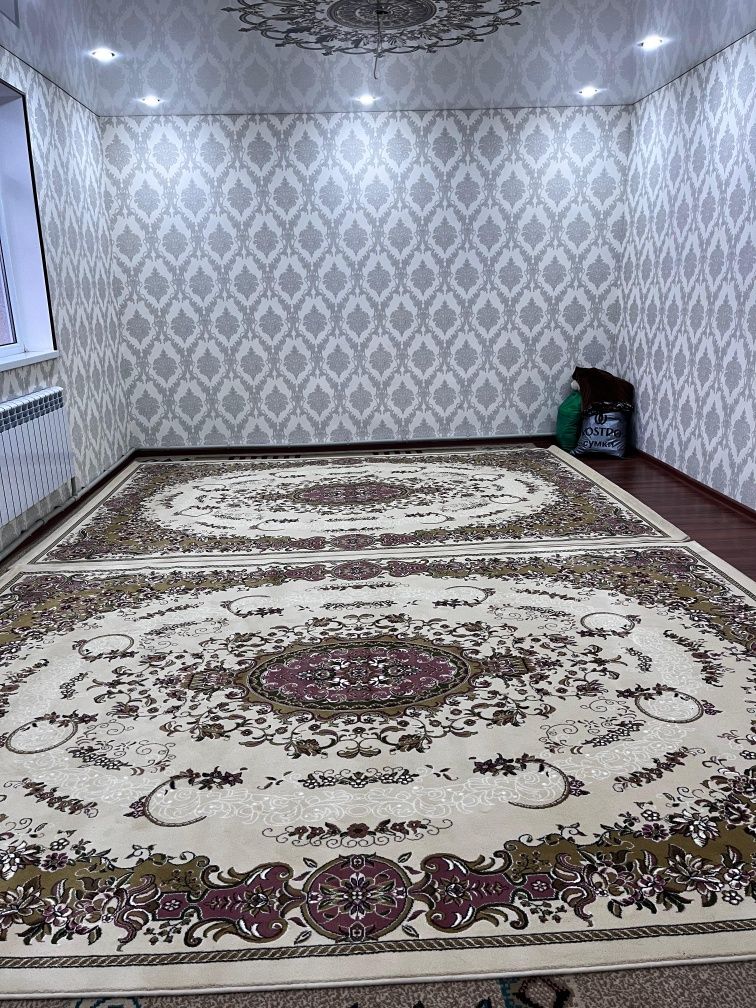 Кілем сатылады размері 2.50-3.50.