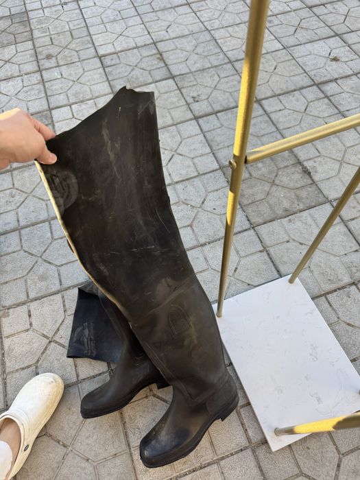 Новые резиновые сапоги,