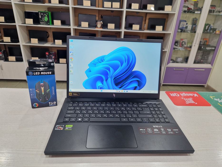 Acer Nitro V15 (165 Hz, Ryzen 5 6600H, RTX 3050 6 gb)