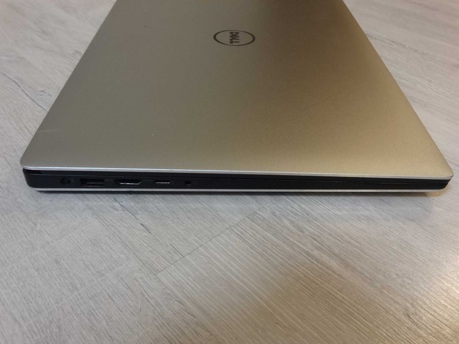 Лаптоп Dell XPS 15 9560 - 15.6" 4K Touch -i7-7700HQ /RAM 32GB/1050 4GB