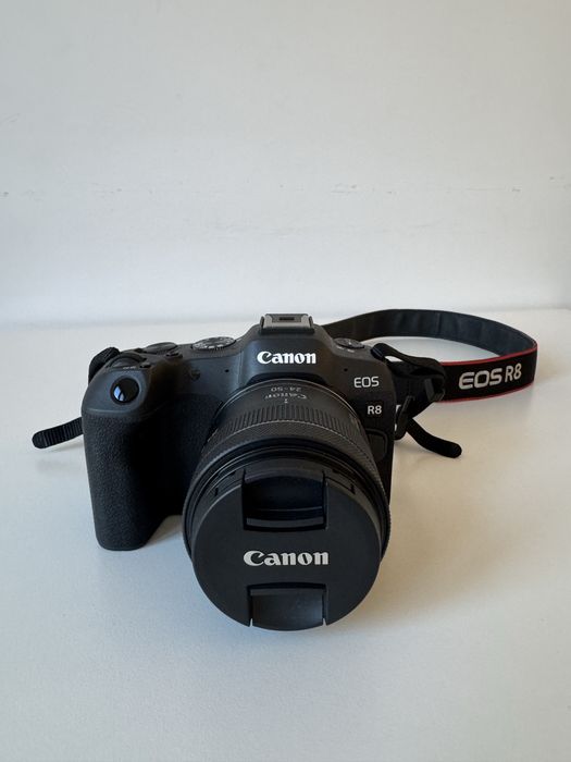 Canon EOS R8 фотоапарат с обектив