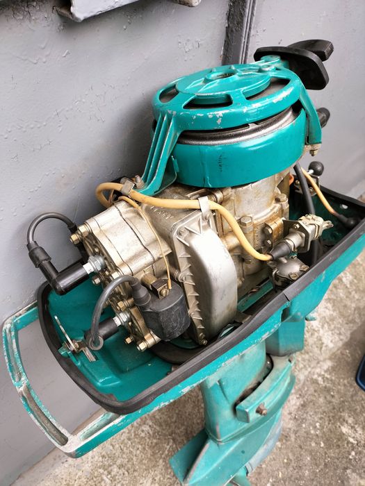 Motor barca Neptun 23 cp