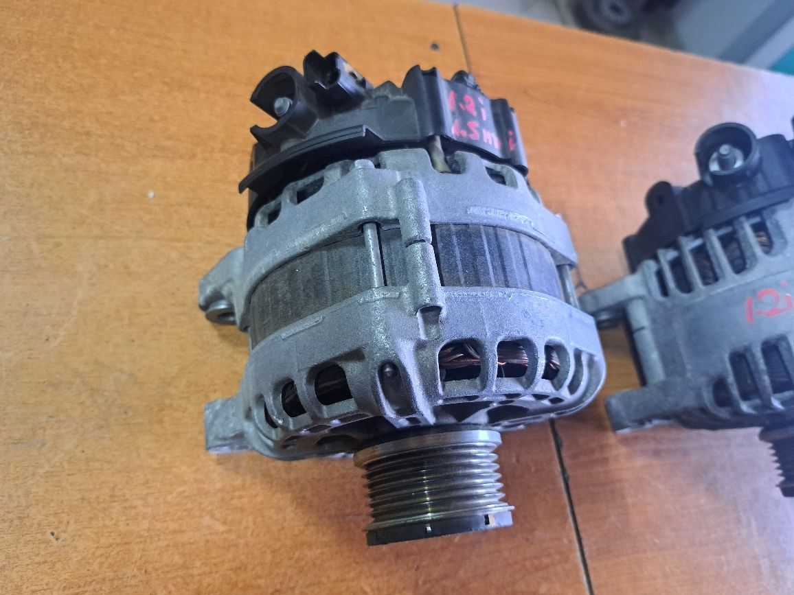 Alternator Citroen C4 C3 Peugeot 208 3008 1.2 Benz