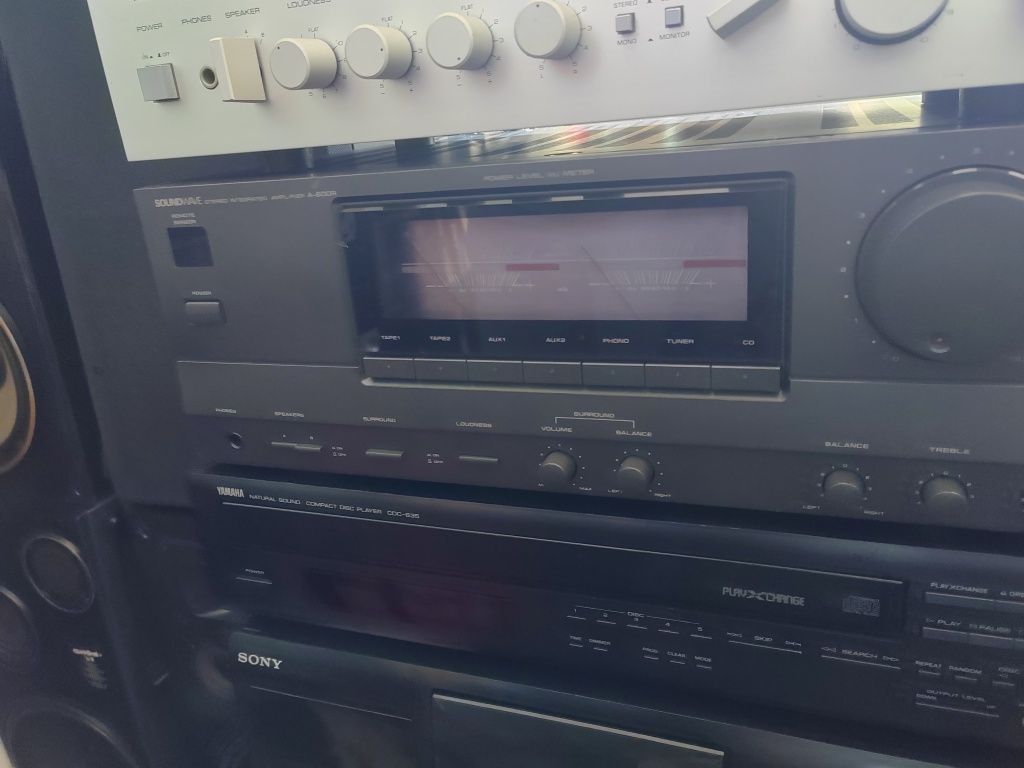 Amplificator cu vumetre