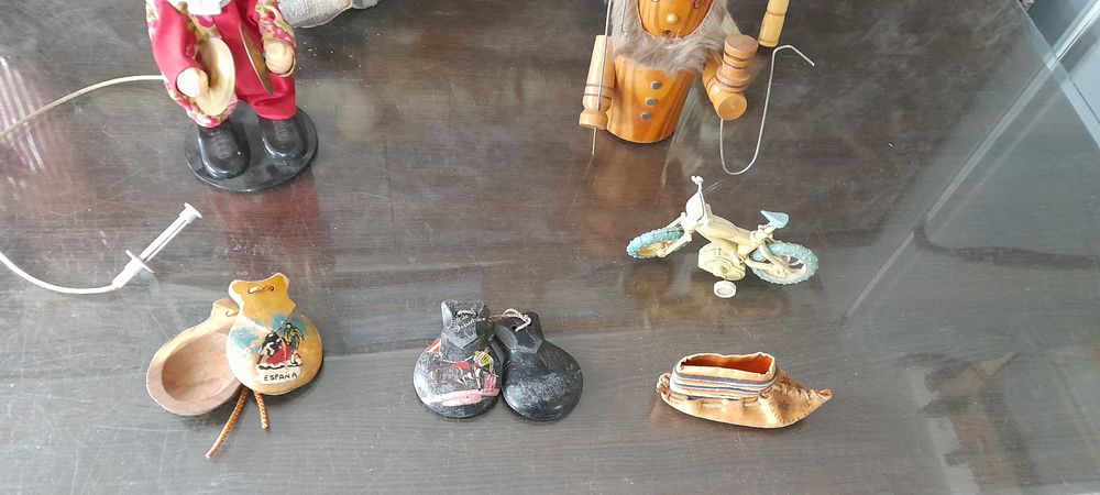 Стари играчки сувенири