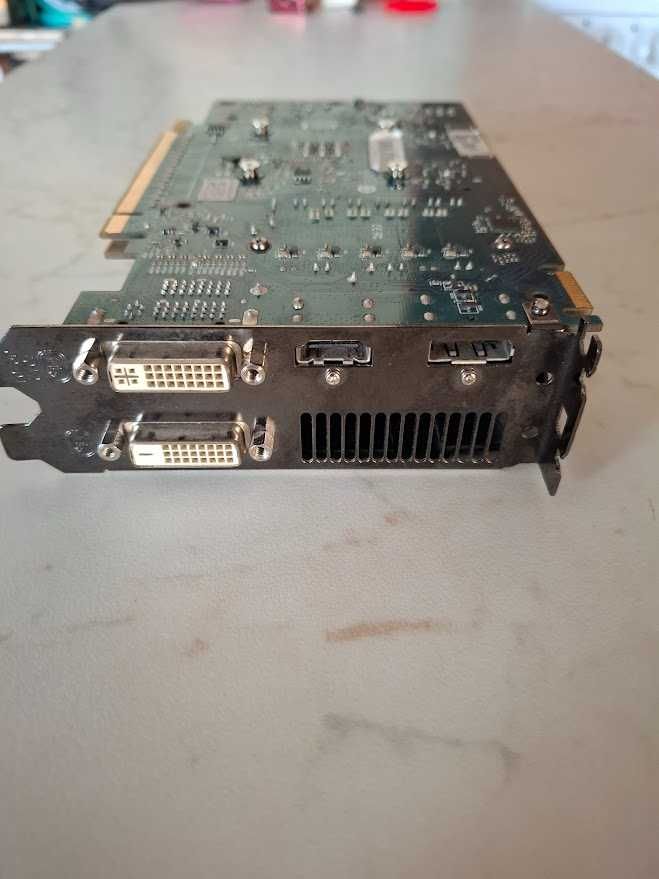 Комплект Gigabyte GA-P35-DS3, Xeon X5450, 8Gb DDR2-800Mhz и ПОДАРЪК
