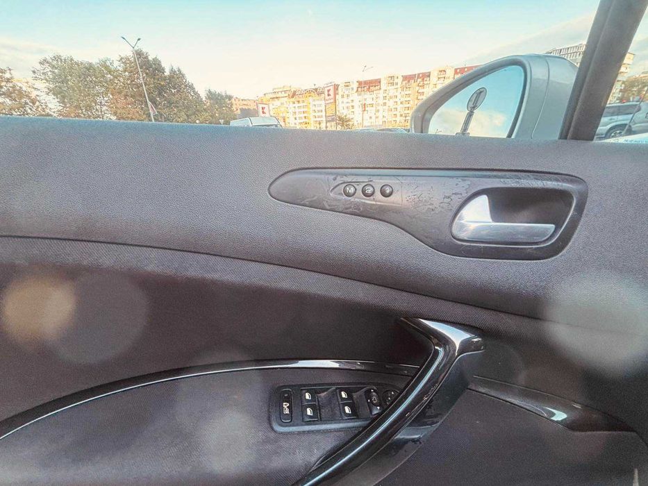 Автамабил Ситроен С5