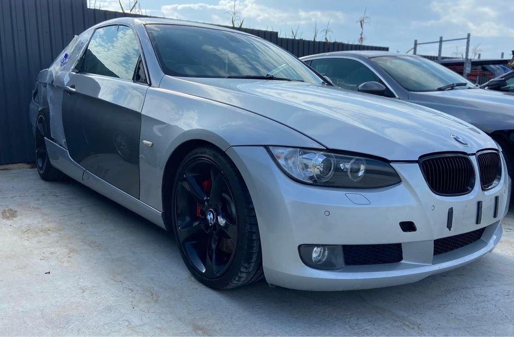 Dezmembrez BMW 335d E92 Bi-turbo 286cp,Recaro piele ,volan padele