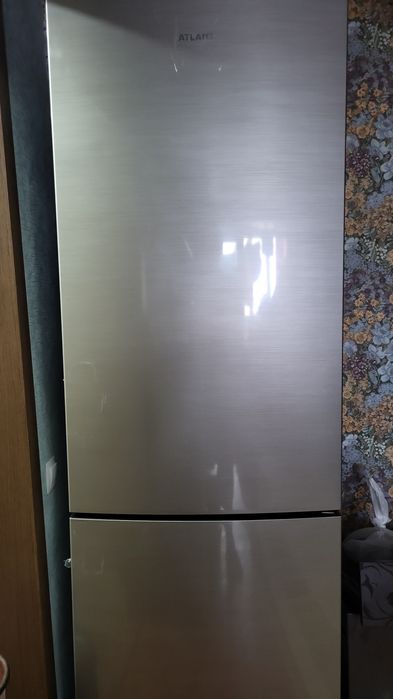 Продам холодильник Атлант