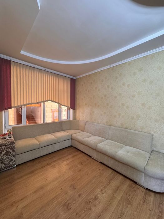 Диван в хорошем состоянии