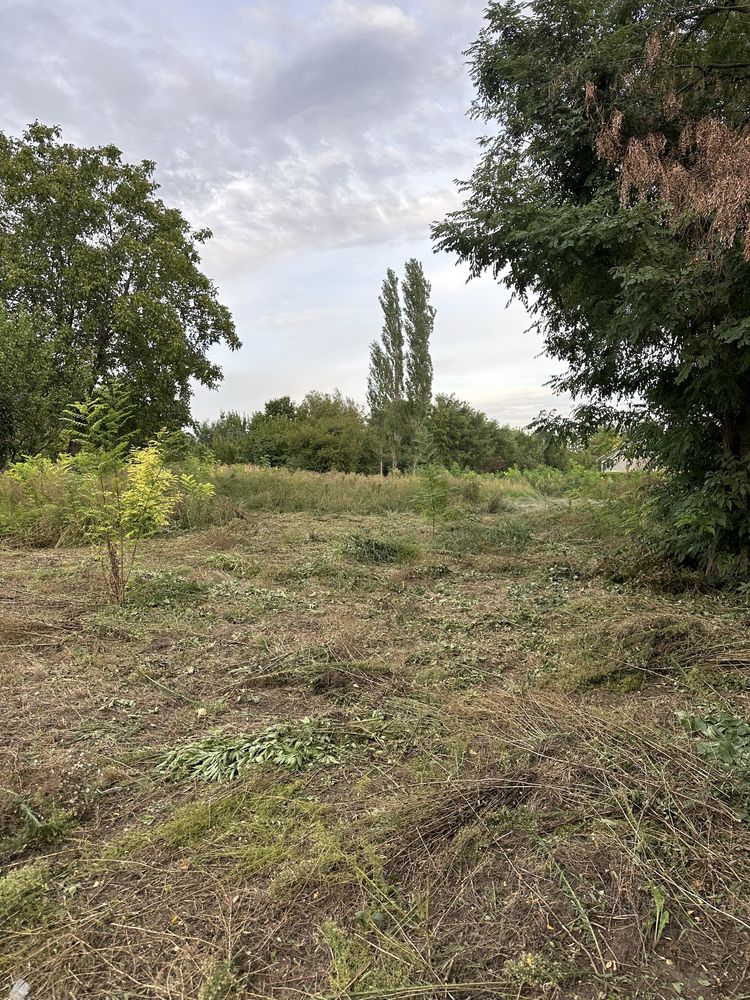 Inchiriez teren in loc.Munteni la E581 Jud.Gl. deschidere stradal30m