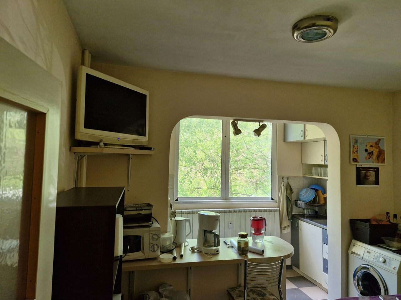 Дава се под наем Тристаен апартамент в София, Дианабад - 100 кв.м за 750 € - Снимка #1
