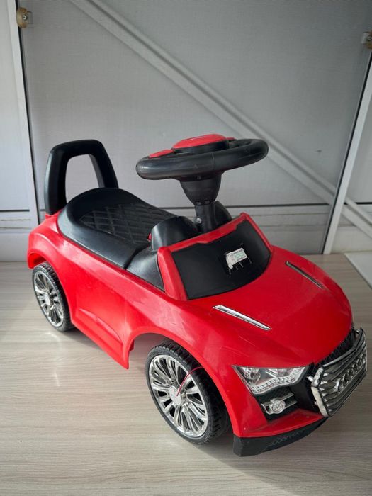 Детский толокар и машинка