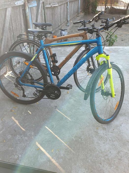 Biciclete de aluminiu și bambus