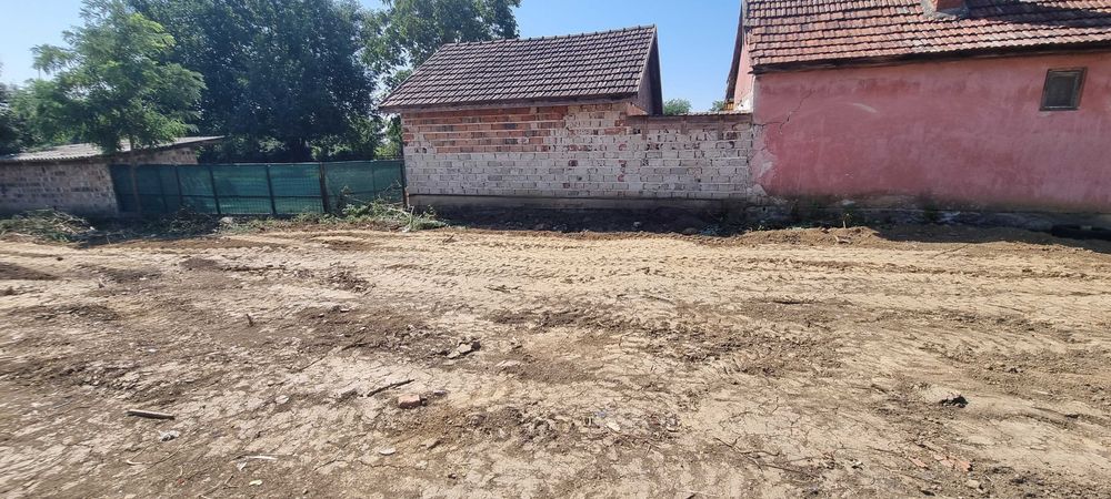 Teren 2117m2 + casa daramabila (sau nu)  in Biharkeresztes  Ungaria