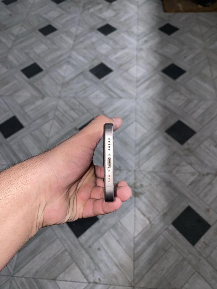 Iphone 15 pro natural titanium