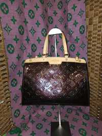 Louis Vuitton лаковая сумка