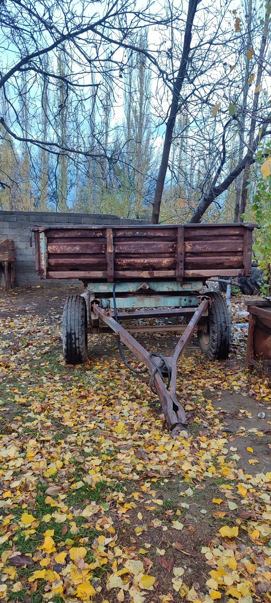 Трактор прес телешка